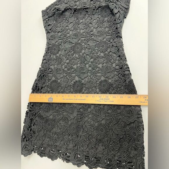 Lulus Black Halter Neck Fitted Floral Lace Mini Dress Womens Small - Picture 9 of 9